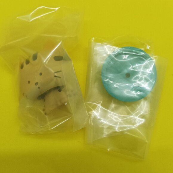 Tama and friends white cat Shaky head figurine - Picture 6 of 8